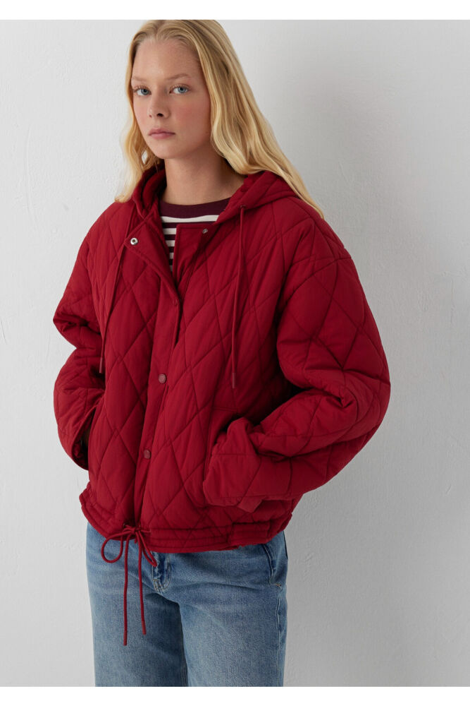 Mavi Kapüşonlu Kapitone Kırmızı Loose Fit Kadın Mont 1110911-70392 (1)