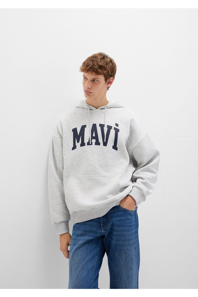 Mavi Logo Baskılı Kapüşonlu Gri Oversize Erkek Sweatshirt 067149-80196