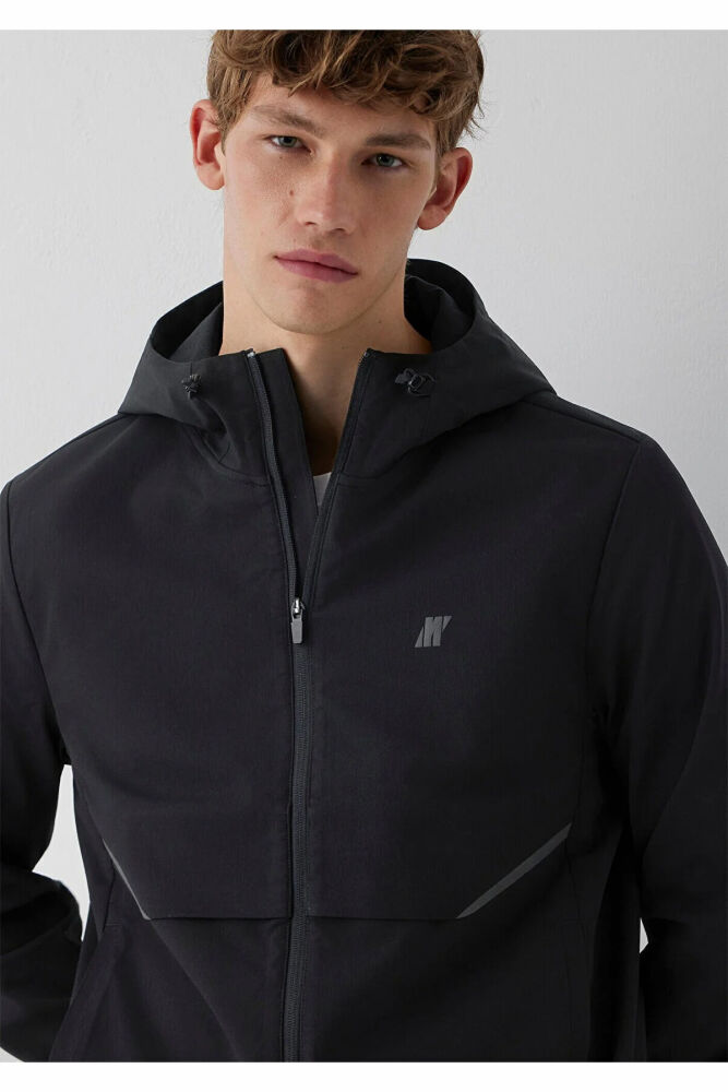 Mavi Su İtici Kapüşonlu Siyah Spandex Regular Fit Erkek Ceket 0110894-71379