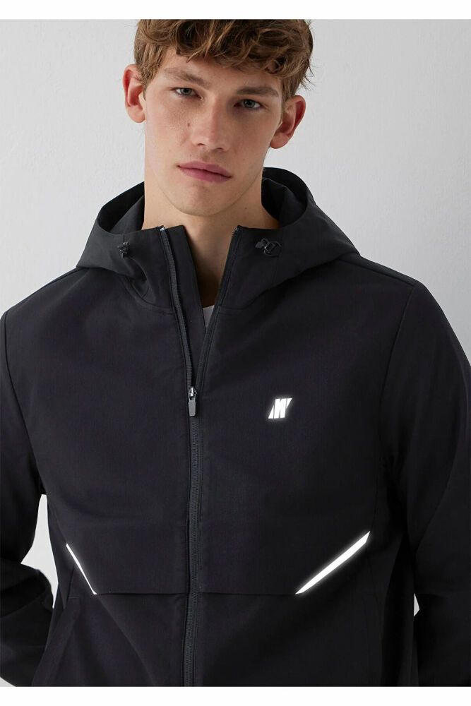 Mavi Su İtici Kapüşonlu Siyah Spandex Regular Fit Erkek Ceket 0110894-71379 (1)