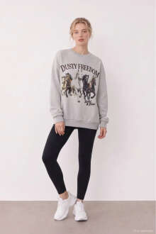 Quzu Baskı Detaylı Kadın Sweatshirt