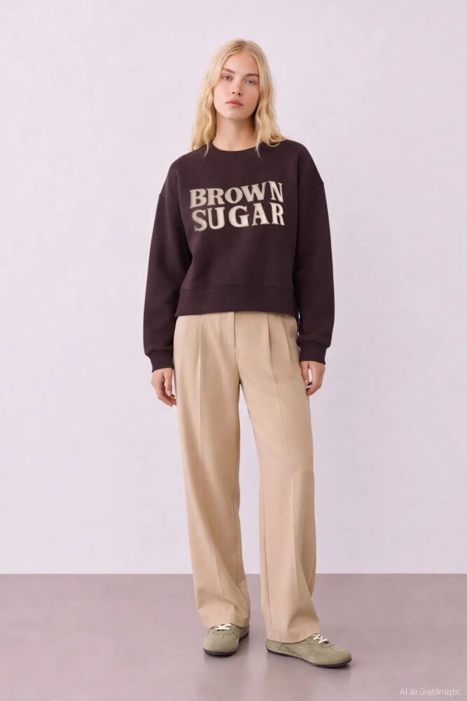 Quzu Nakış Detaylı Kadın Sweatshirt